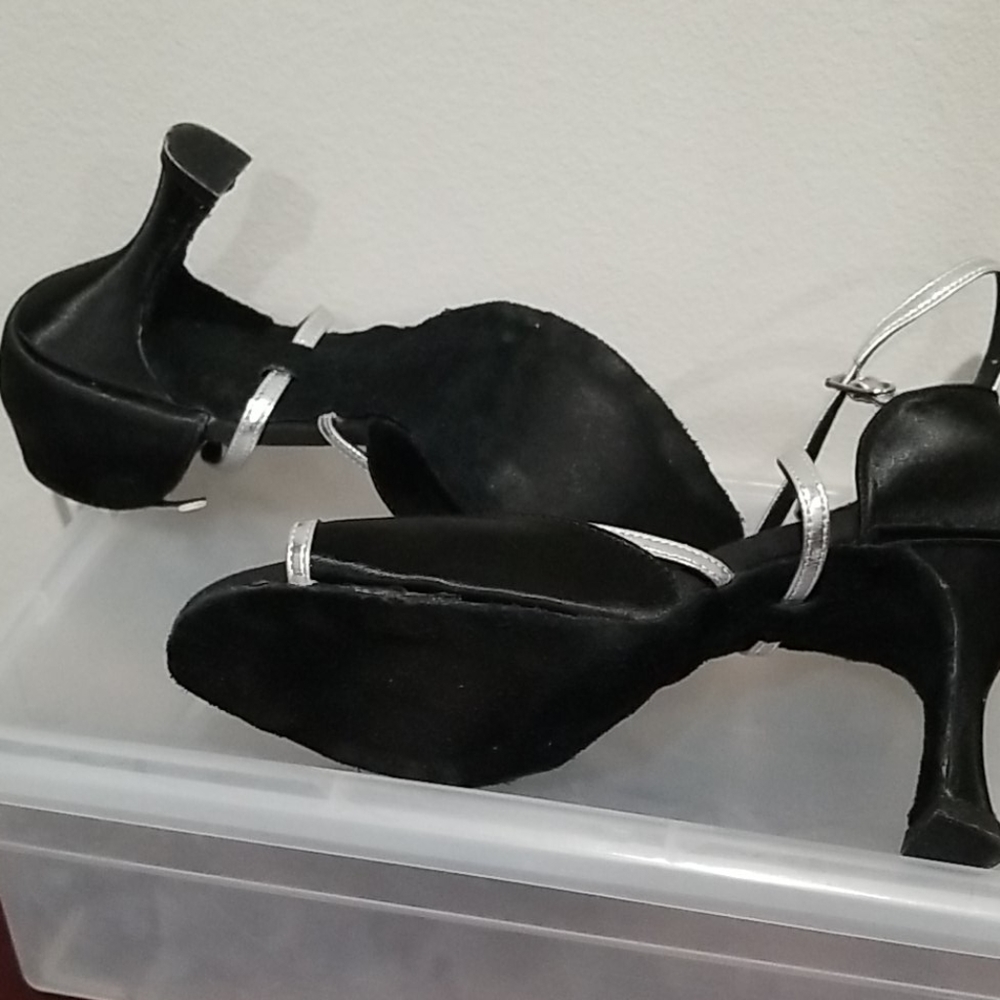 Dance Shoes - image 3